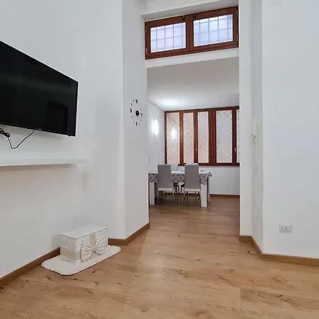 Glamhouse Неаполь